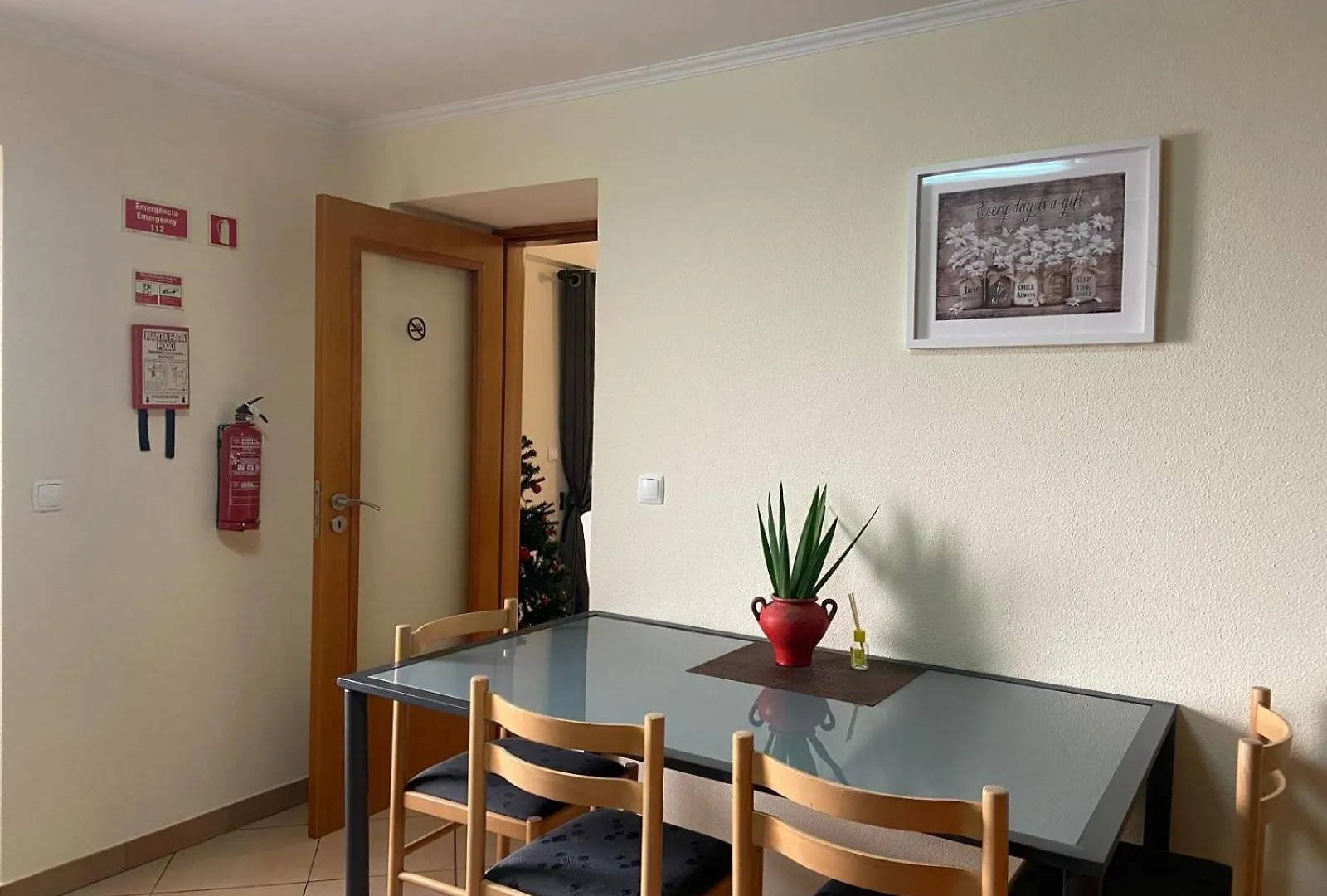 Guest House Santinhos Estreito Da Calheta 0*,  Portugalsko